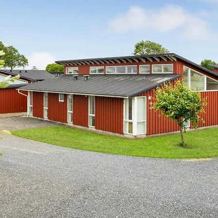 Дом отдыха 4 Bedroom In *