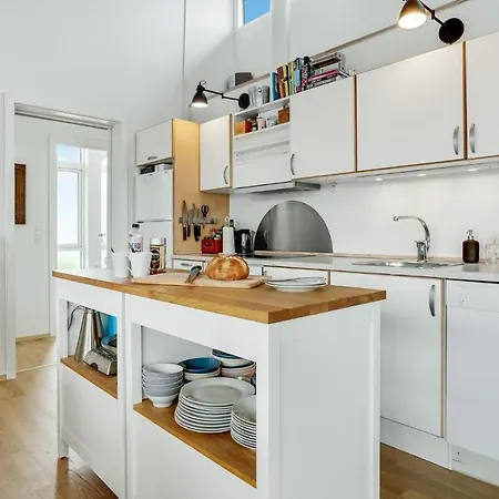 Дом отдыха 4 Bedroom In