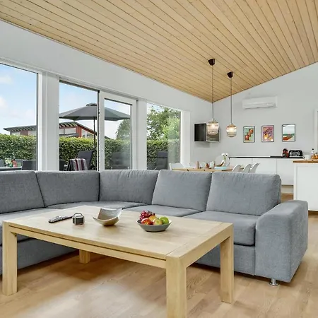 4 Bedroom In * Богенсе